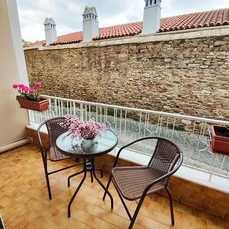 Anna's Old Town Apartment