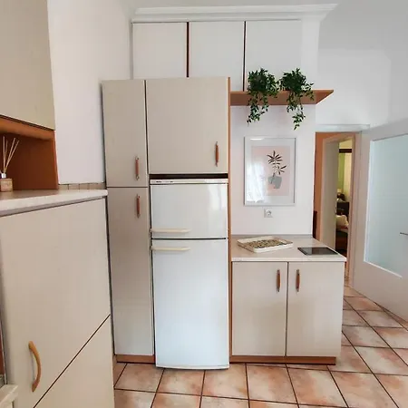 Anna's Old Town Apartment Kavala