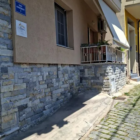 Anna's Old Town